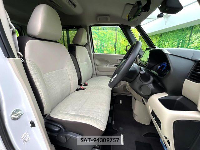 Nissan ROOX 2021-09 8038011-6