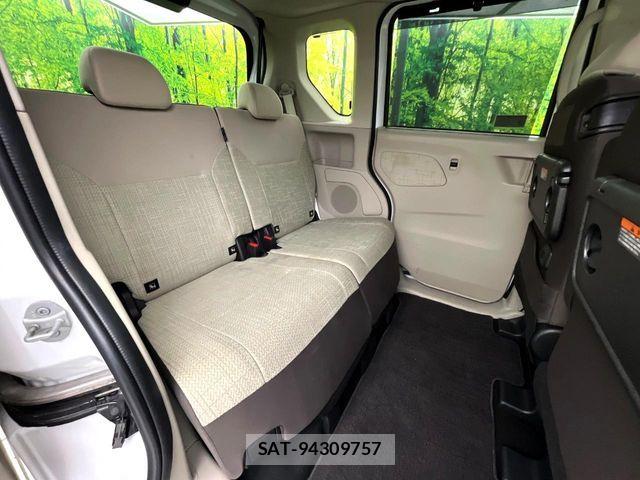 Nissan ROOX 2021-09 8038011-7