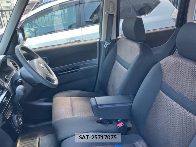 Nissan ROOX 2010-11 8038026-9