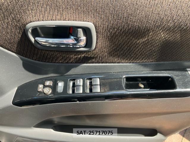 Nissan ROOX 2010-11 8038026-13