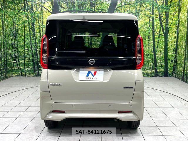Nissan ROOX 2022-07 8075412-14