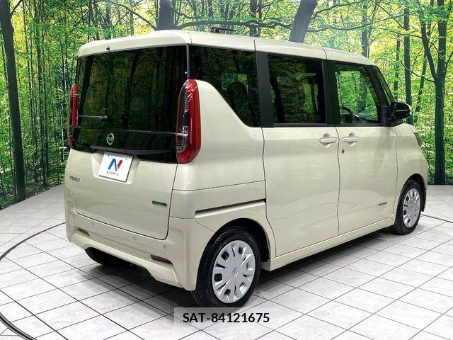 Nissan ROOX 2022-07 8075412-16