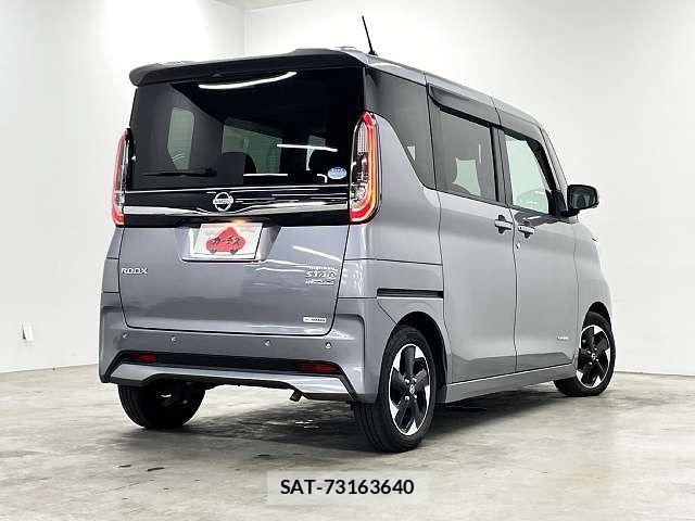 Nissan ROOX 2021-06 8075417-2