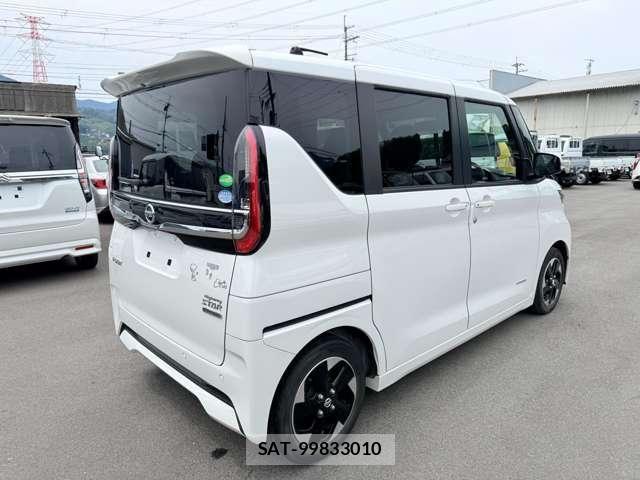 Nissan ROOX 2021-03 8075410-6