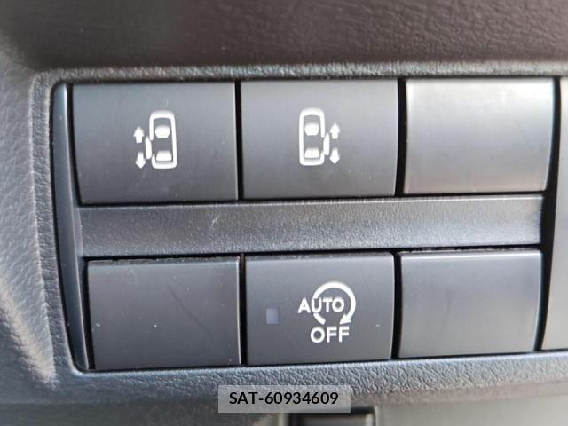 Nissan ROOX 2023-09 8101662-13