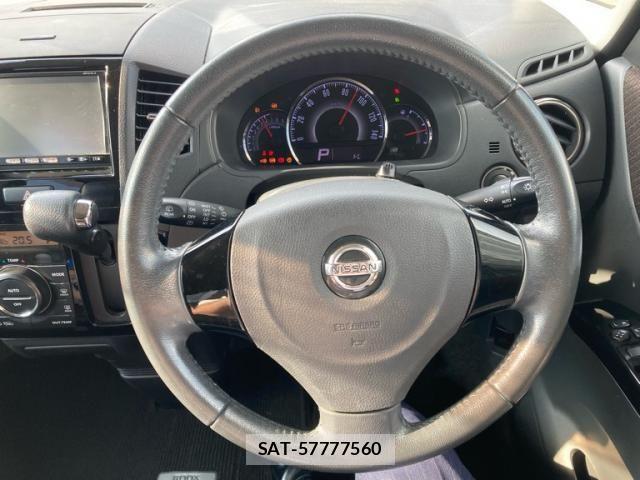Nissan ROOX 2012-04 8101676-10