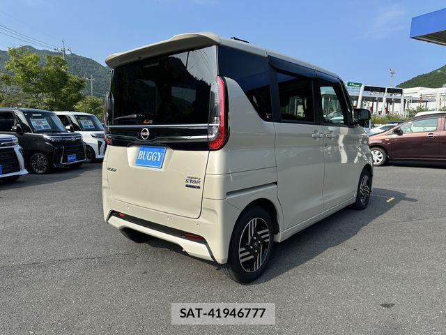 Nissan ROOX 2023-11 8101663-4