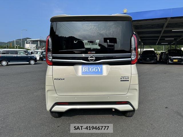 Nissan ROOX 2023-11 8101663-5