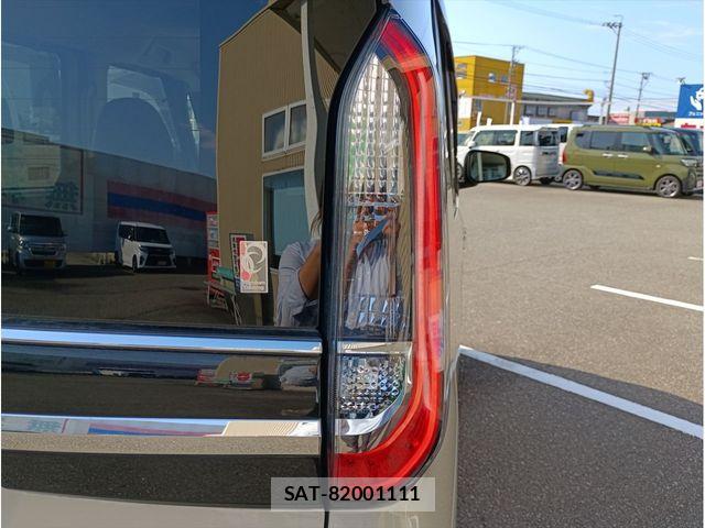 Nissan ROOX 2023-09 8101669-5