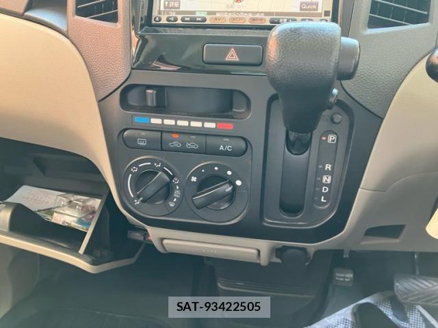 Nissan ROOX 2009-12 8101678-13