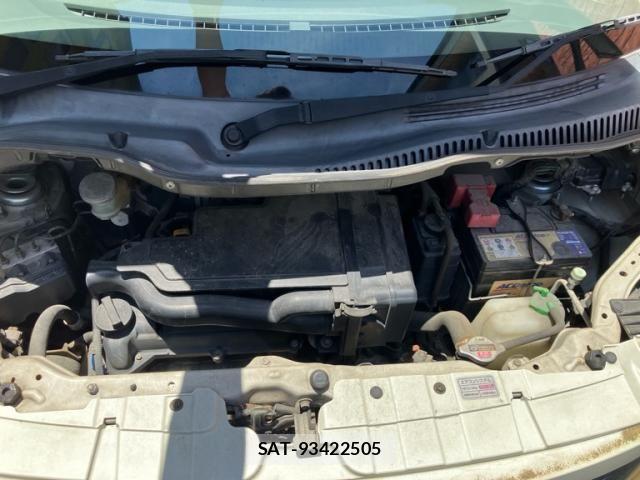 Nissan ROOX 2009-12 8101678-6
