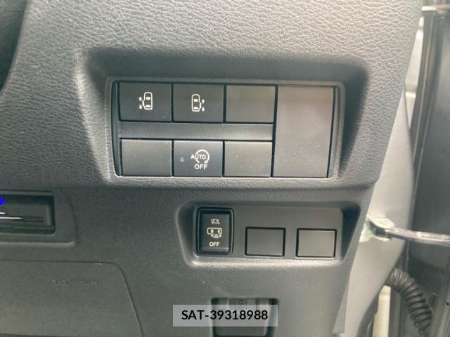 Nissan ROOX 2021-09 8101668-18