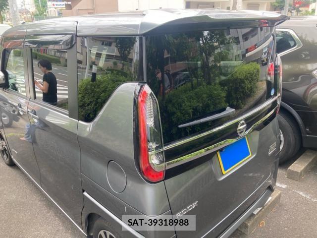Nissan ROOX 2021-09 8101668-3