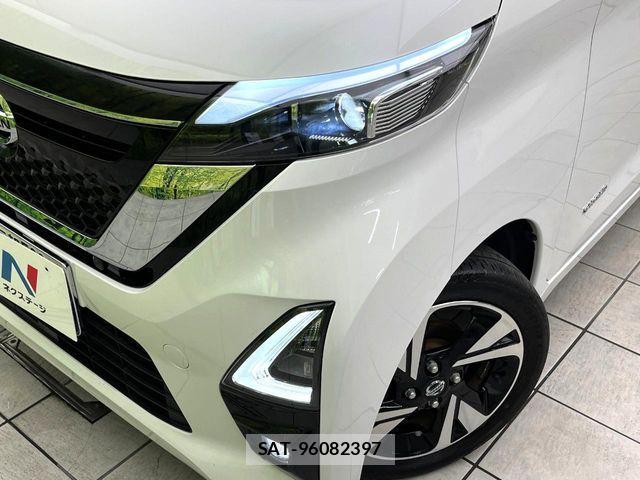 Nissan ROOX 2022-12 8132168-11