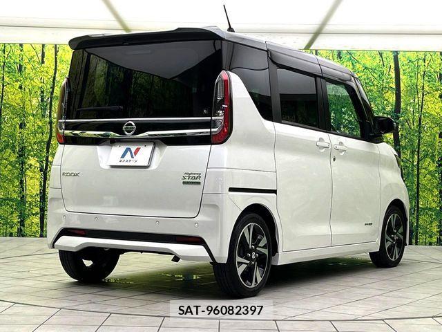 Nissan ROOX 2022-12 8132168-16