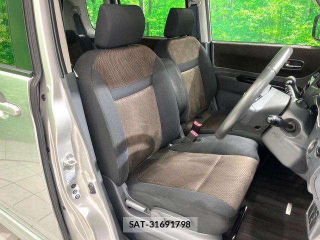 Nissan ROOX 2011-08 8132180-9