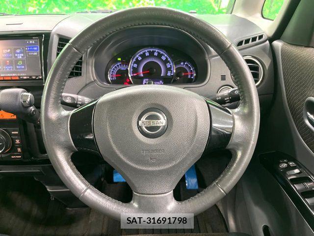 Nissan ROOX 2011-08 8132180-12