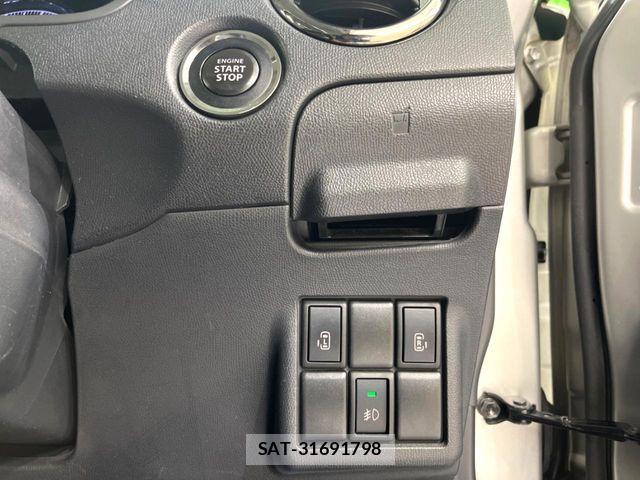 Nissan ROOX 2011-08 8132180-4