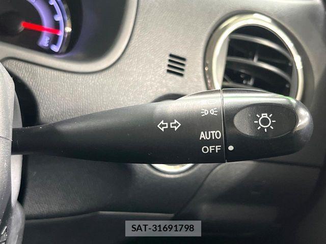 Nissan ROOX 2011-08 8132180-7