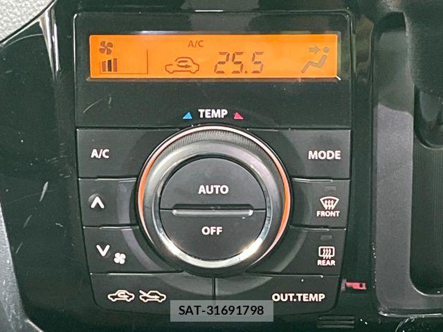 Nissan ROOX 2011-08 8132180-8
