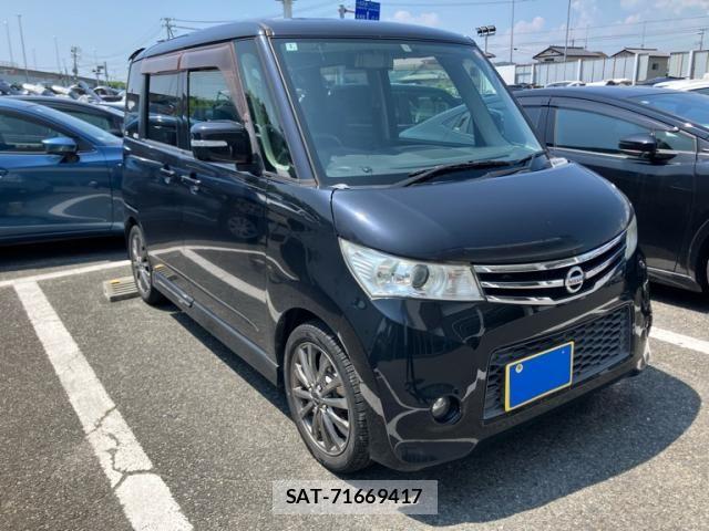 Nissan ROOX 2012-02 8132185-1