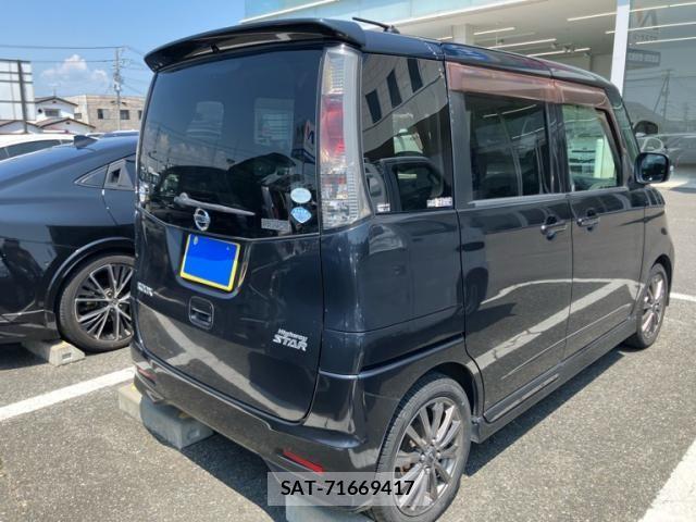 Nissan ROOX 2012-02 8132185-2