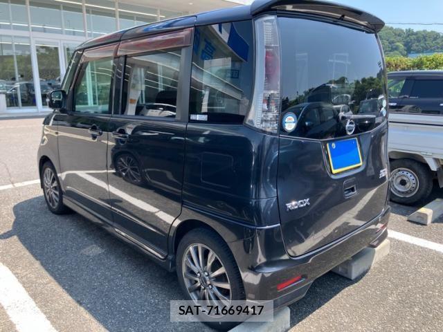 Nissan ROOX 2012-02 8132185-3