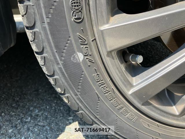 Nissan ROOX 2012-02 8132185-6