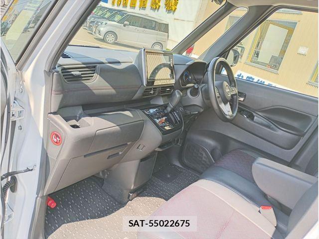 Nissan ROOX 2023-11 8132170-11