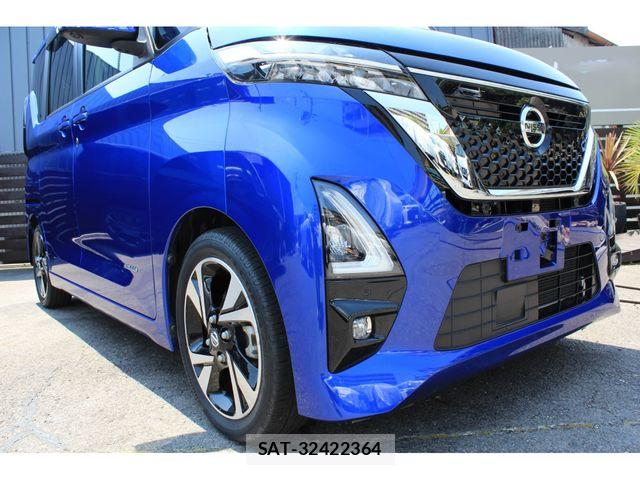 Nissan ROOX 2021-04 8132178-2