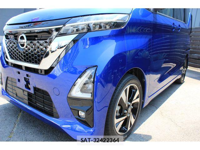 Nissan ROOX 2021-04 8132178-3