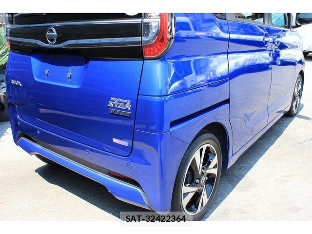 Nissan ROOX 2021-04 8132178-6