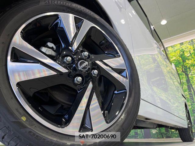 Nissan ROOX 2023-10 8132158-12