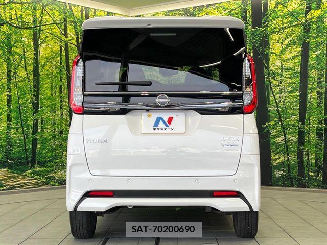 Nissan ROOX 2023-10 8132158-14