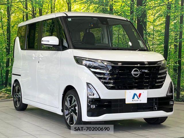 Nissan ROOX 2023-10 8132158-15
