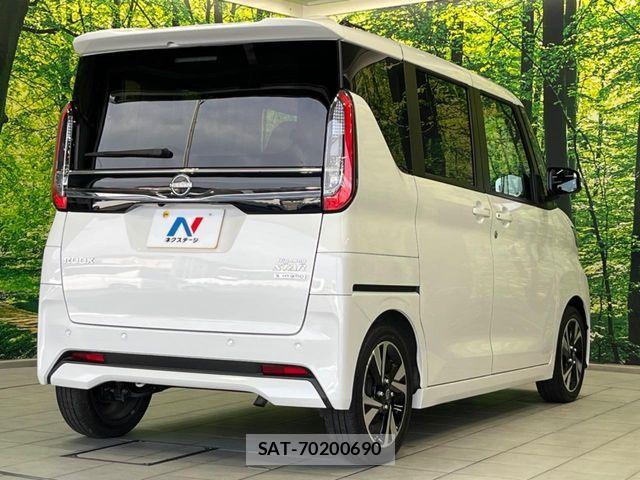 Nissan ROOX 2023-10 8132158-16