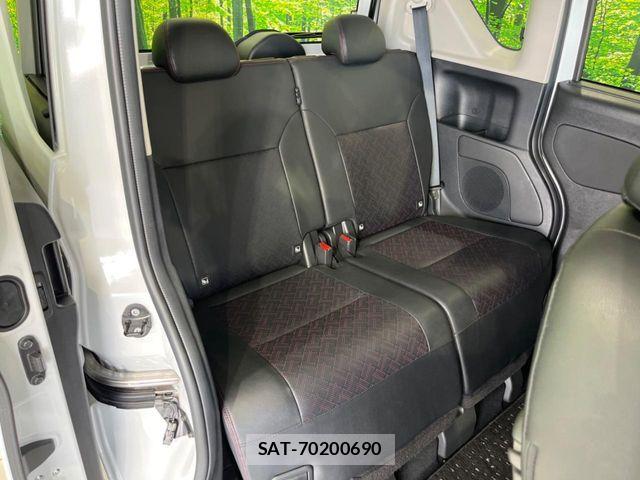 Nissan ROOX 2023-10 8132158-8