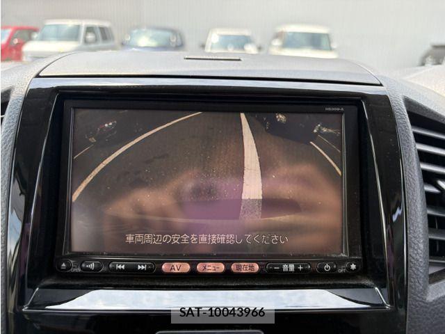 Nissan ROOX 2010-03 8146608-7