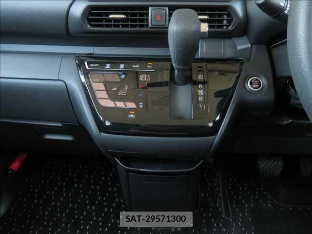 Nissan ROOX 2020-05 8209971-11