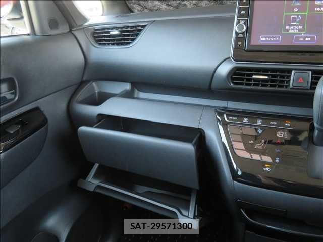 Nissan ROOX 2020-05 8209971-12