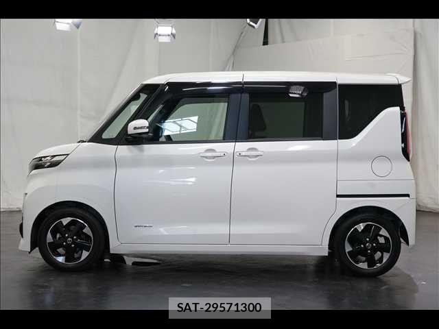 Nissan ROOX 2020-05 8209971-14
