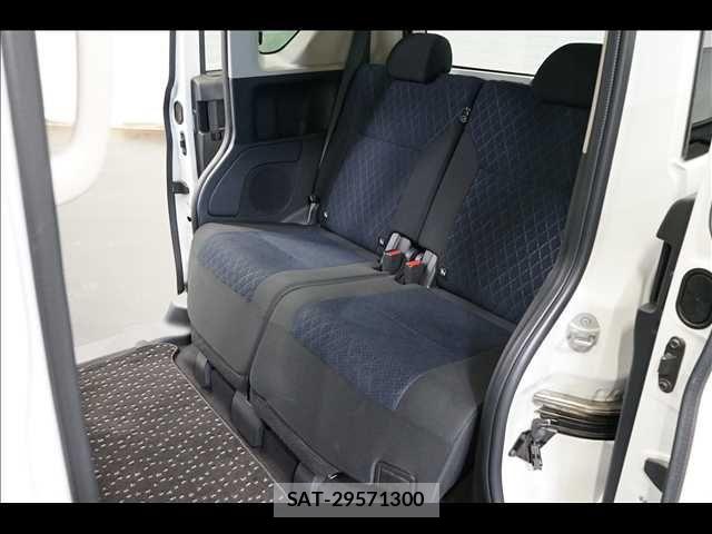 Nissan ROOX 2020-05 8209971-17