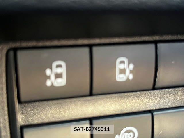 Nissan ROOX 2020-05 8209973-11