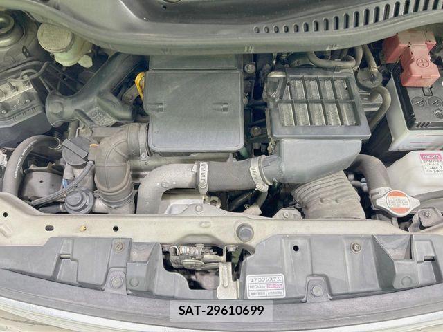 Nissan ROOX 2013-07 8209986-17
