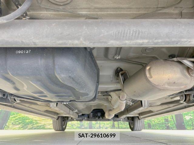 Nissan ROOX 2013-07 8209986-18