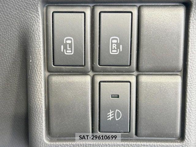 Nissan ROOX 2013-07 8209986-3