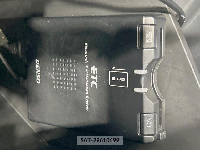 Nissan ROOX 2013-07 8209986-6