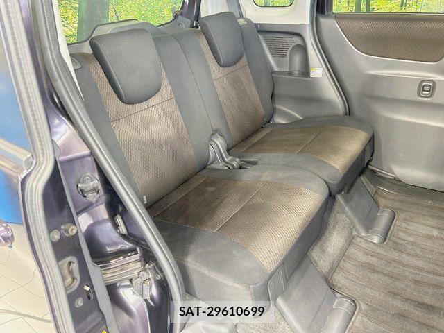 Nissan ROOX 2013-07 8209986-8