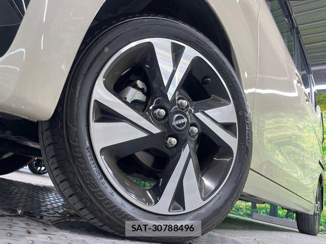 Nissan ROOX 2023-09 8209960-12