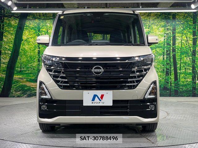 Nissan ROOX 2023-09 8209960-13